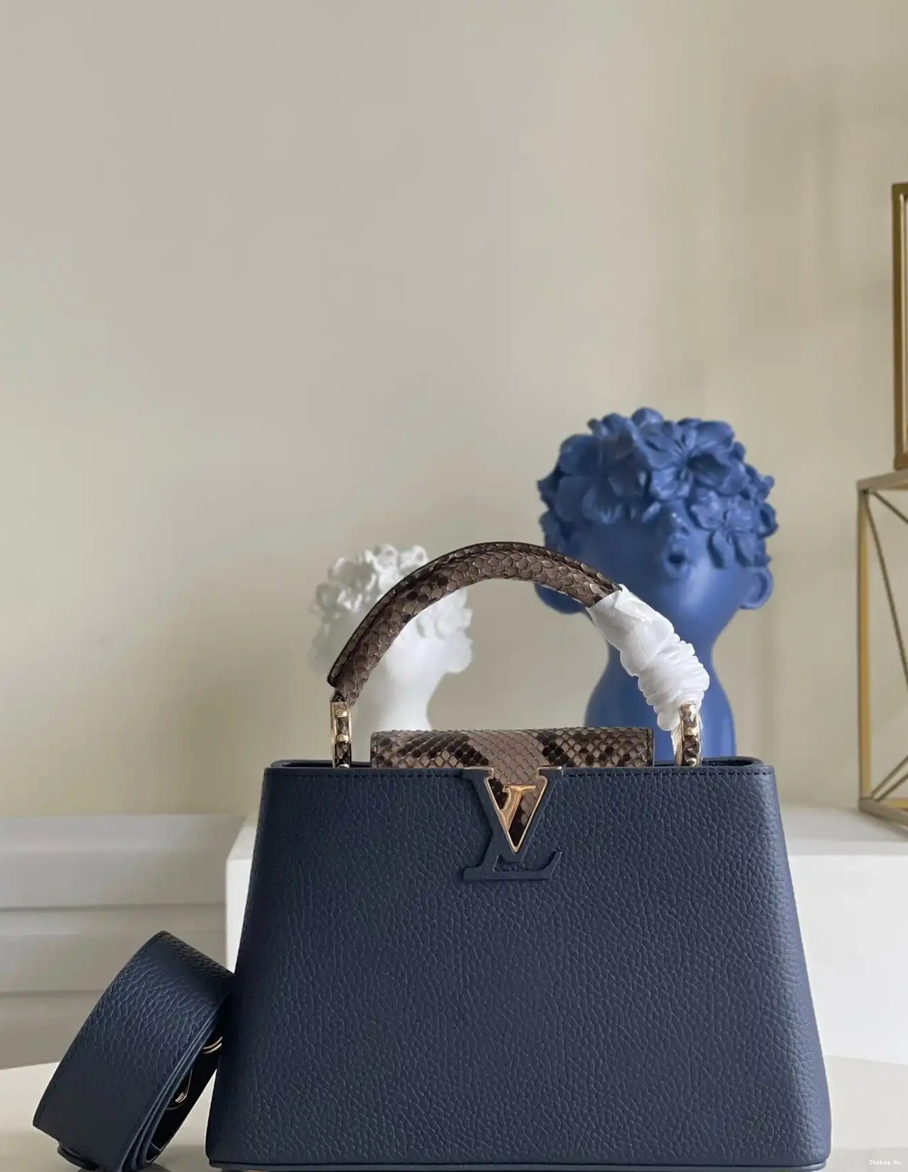 LOUIS BB CAPUCINES VUITTON 0522